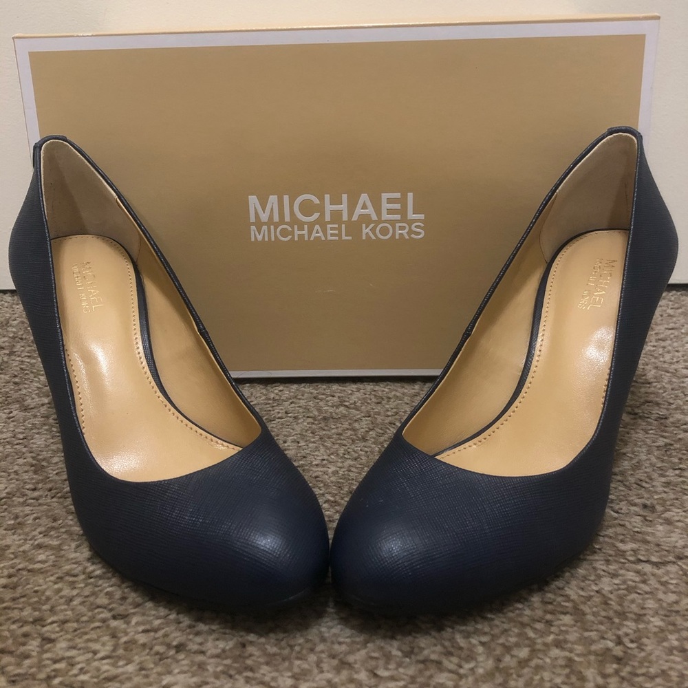 Michael Kors - Women’s Leather Flex Pump.